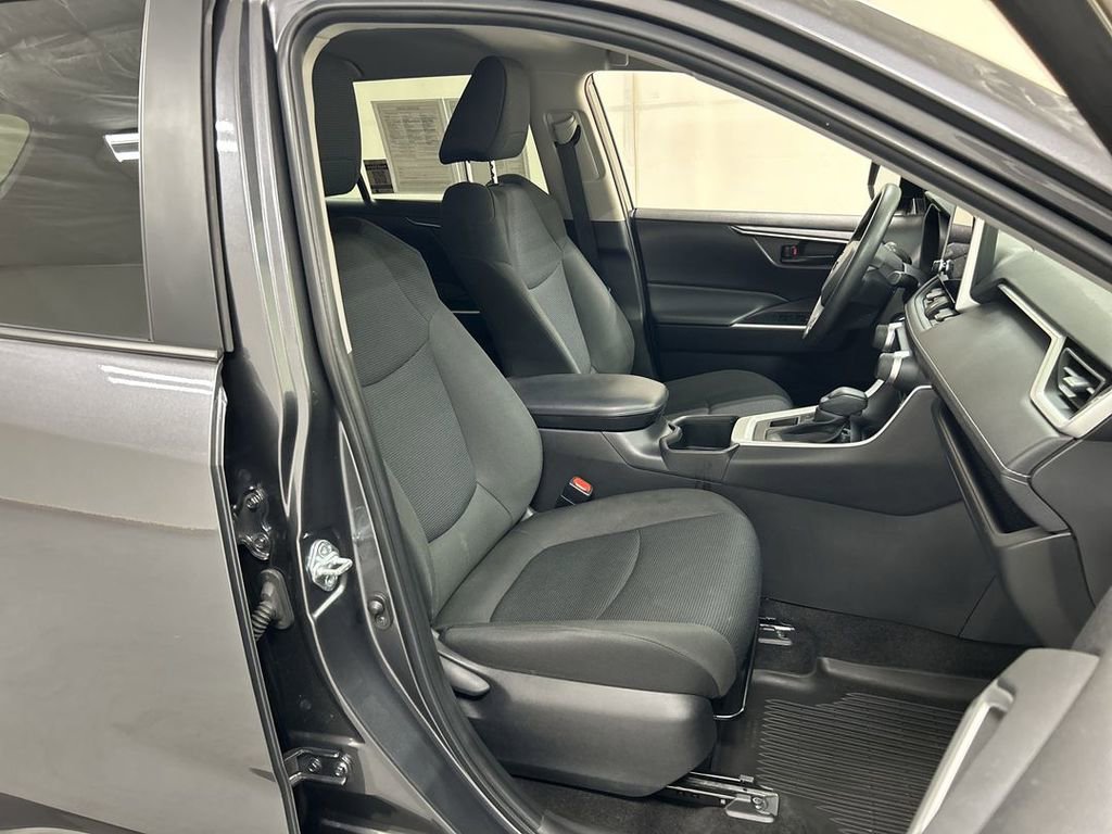 Used 2023 Toyota RAV4 LE AWD/4WD image 22
