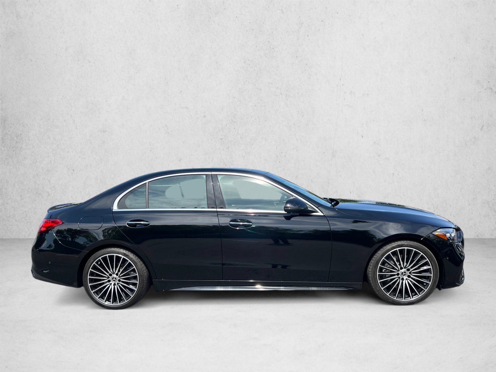Used 2026 Mercedes-Benz C 300 4MATIC Sedan image 4
