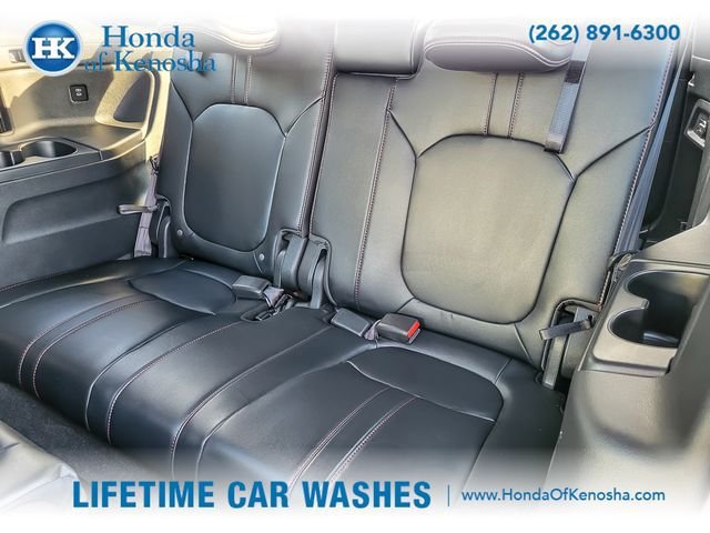 Certified 2025 Honda Pilot Black Edition image 12