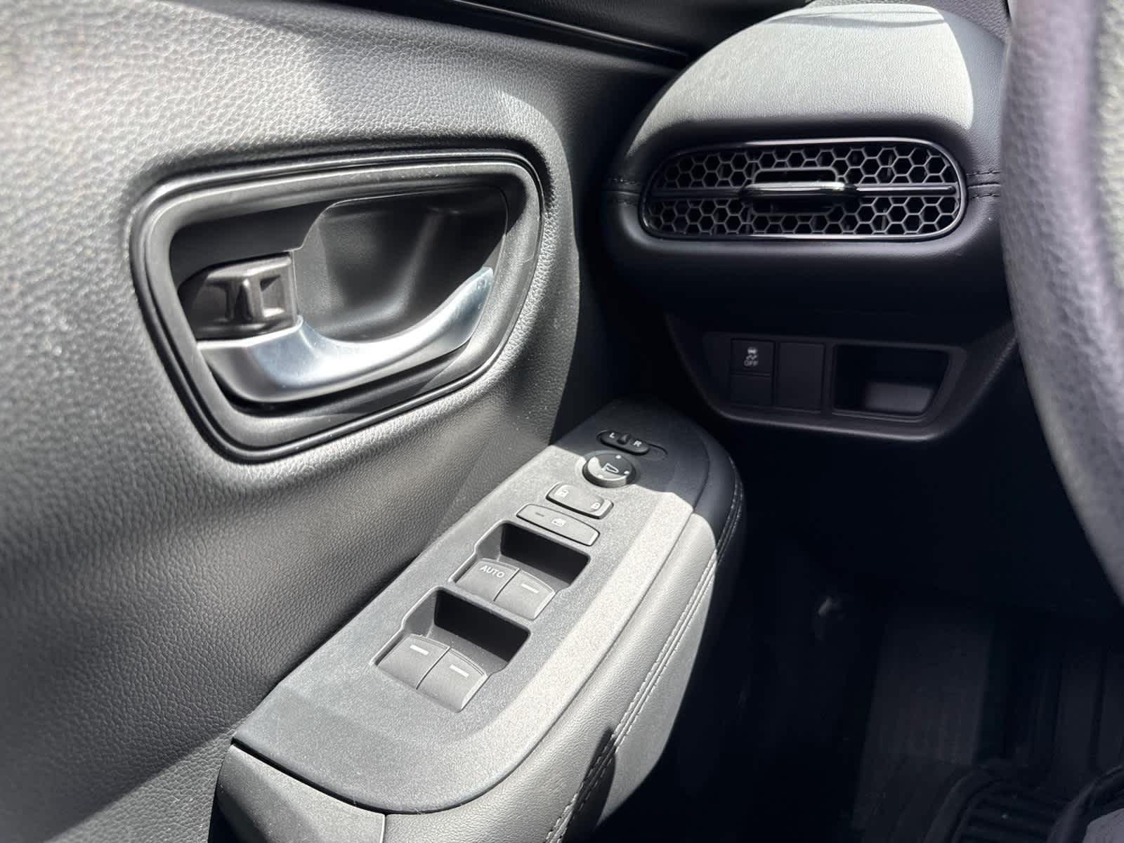 Used 2024 Honda HR-V LX image 21