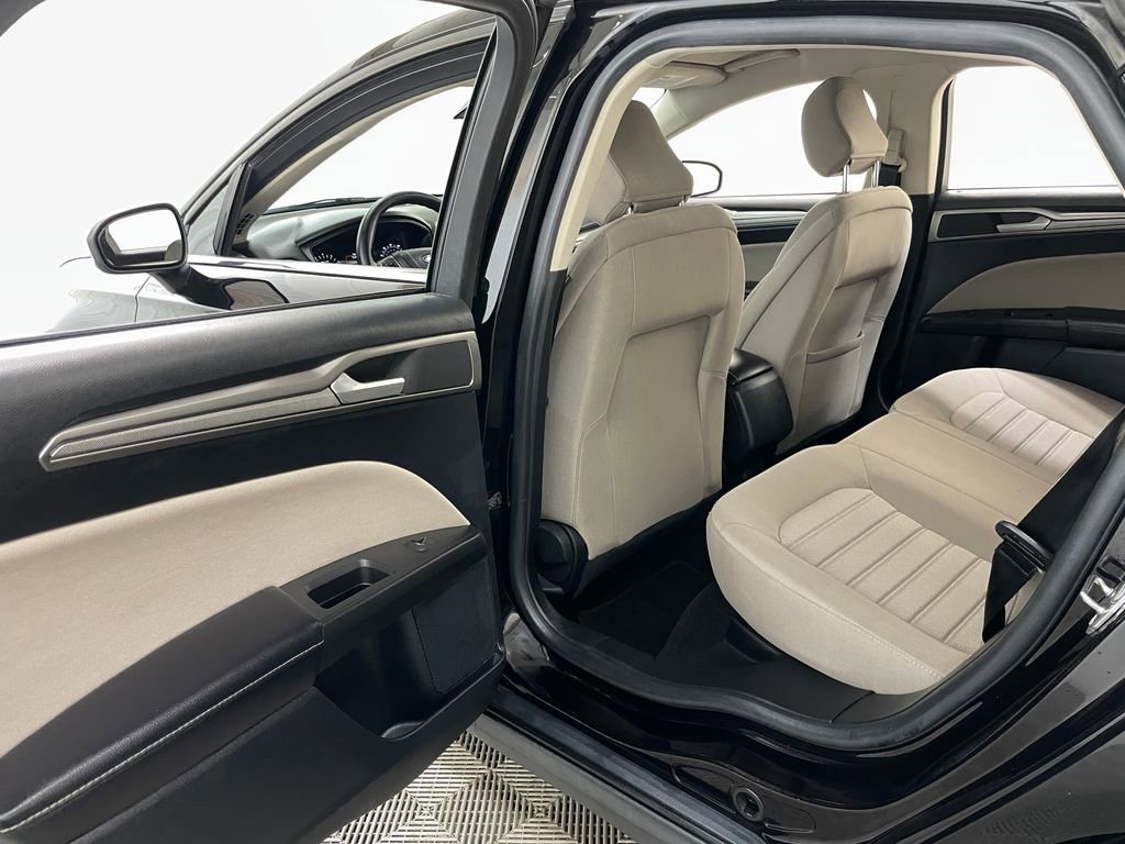 Used 2020 Ford Fusion S image 39