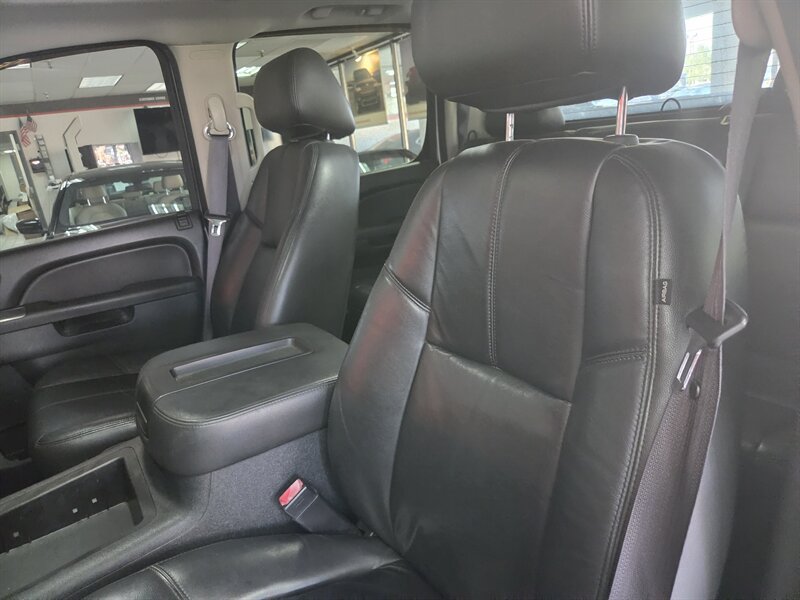 Used 2012 Chevrolet Silverado 1500 LTZ AWD/4WD image 17