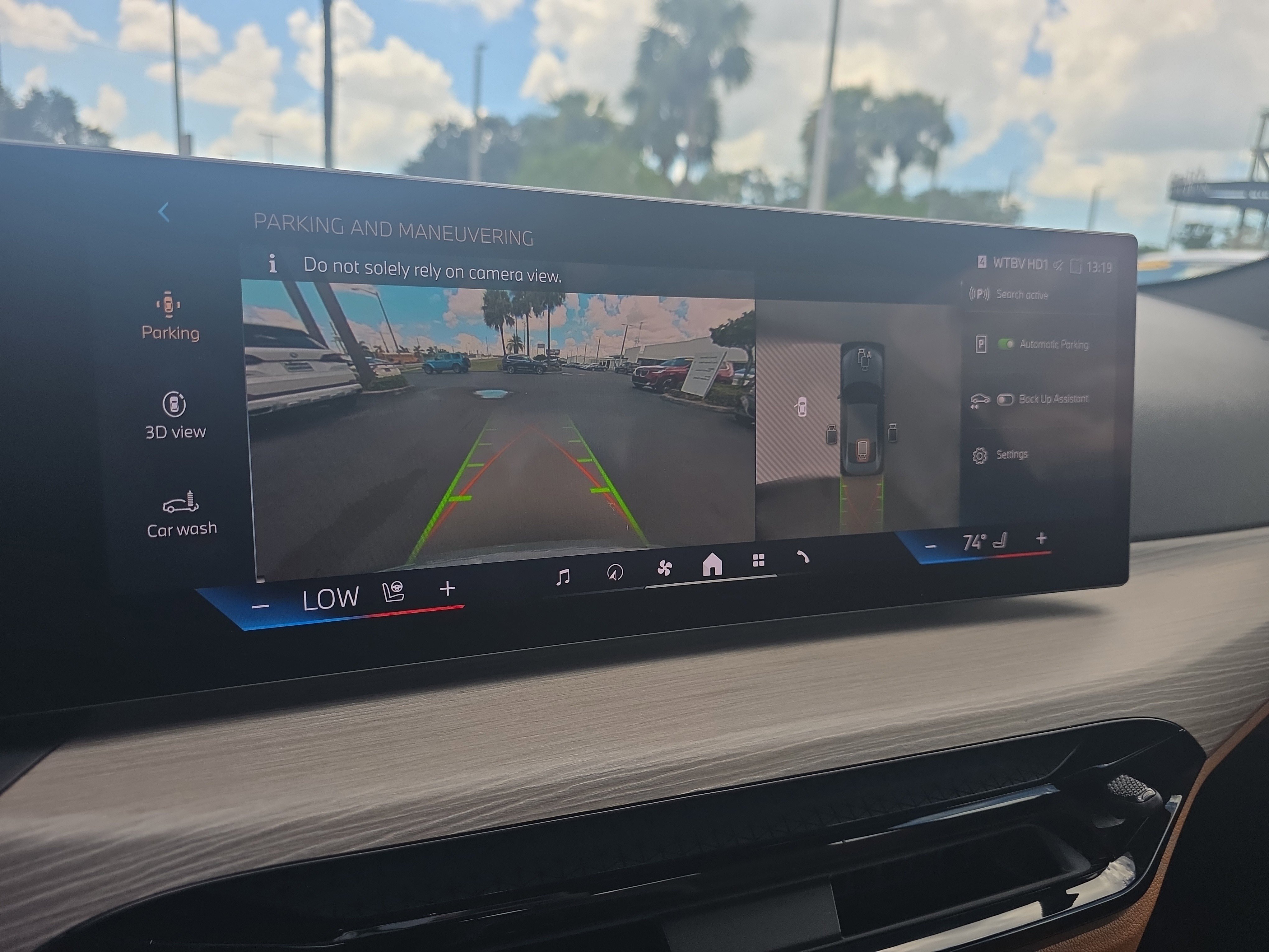 Used 2025 BMW 430i Coupe w/ Convenience Package image 17