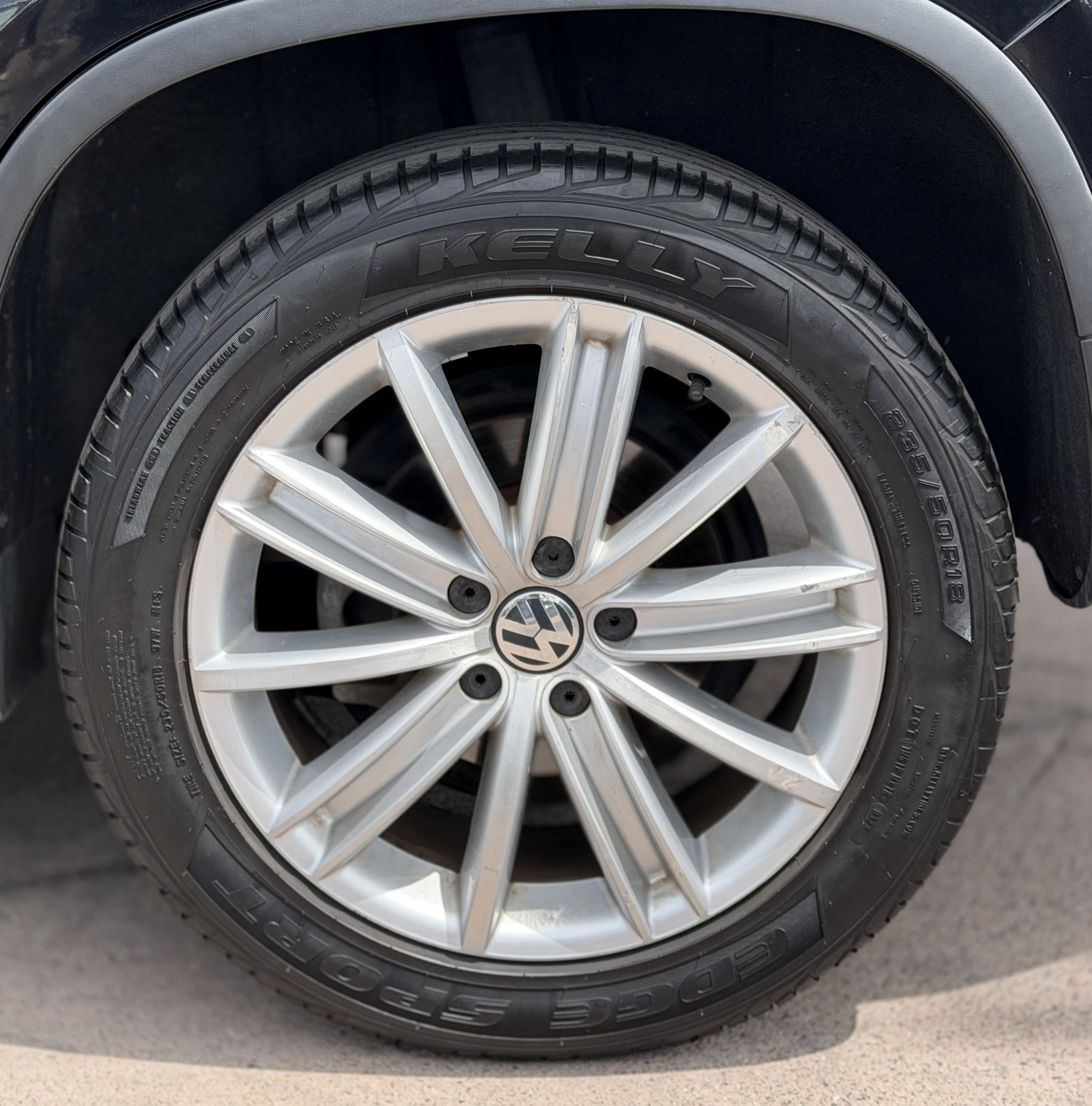 Used 2013 Volkswagen Tiguan SE FWD image 15