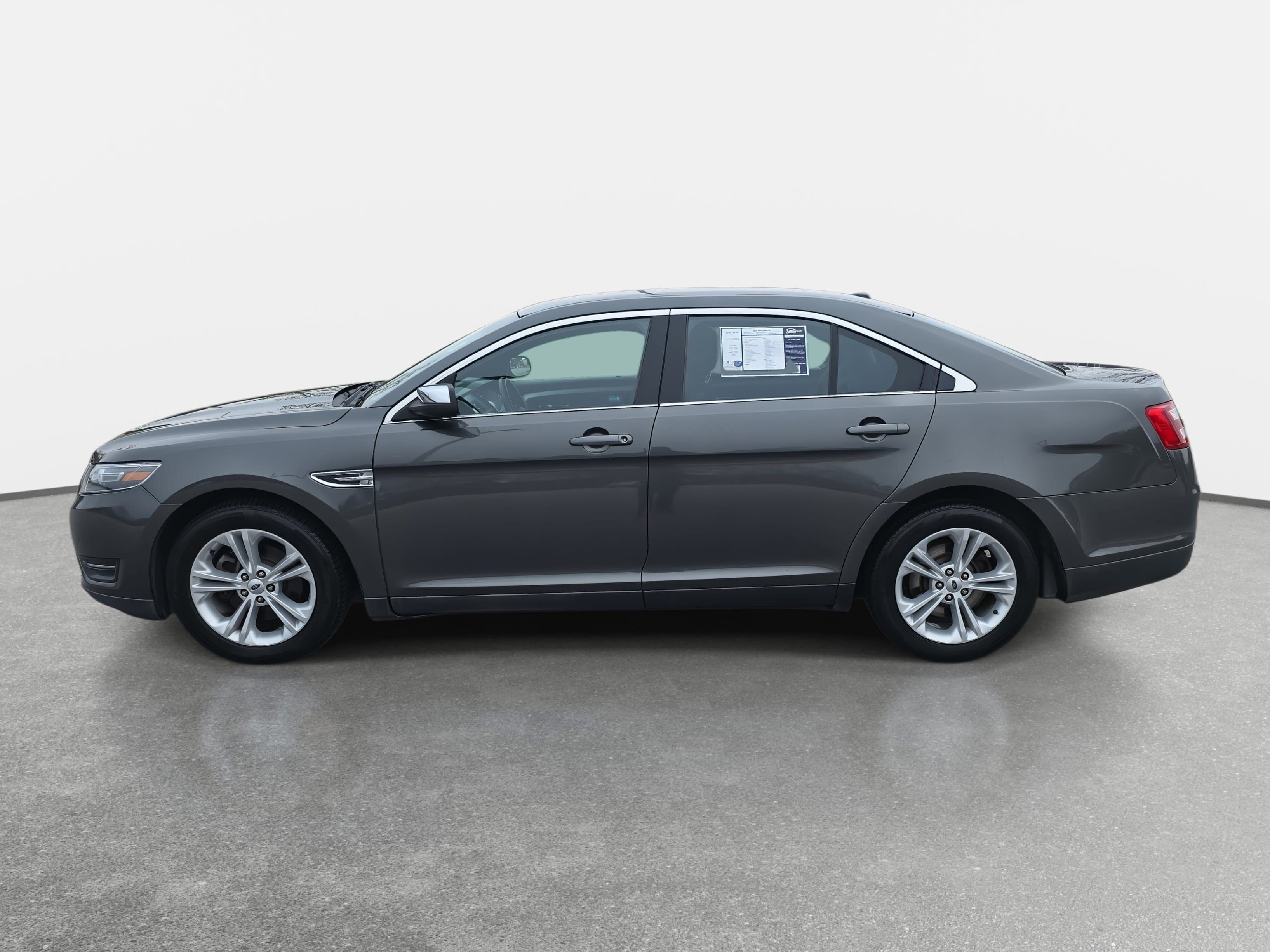 Used 2016 Ford Taurus SEL image 8