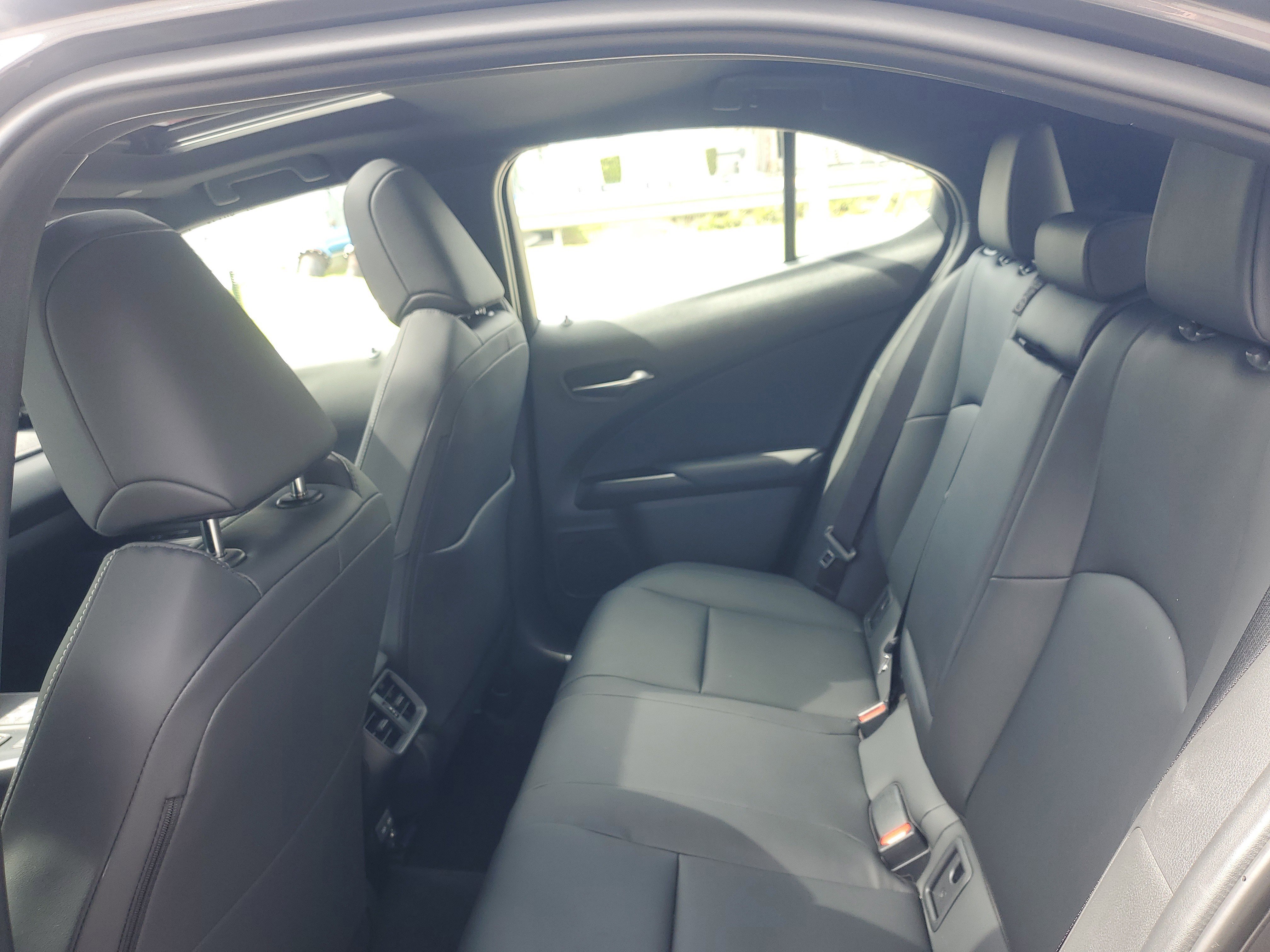 Used 2025 Lexus UX 300h FWD w/ Accessory Package (Z1) image 11