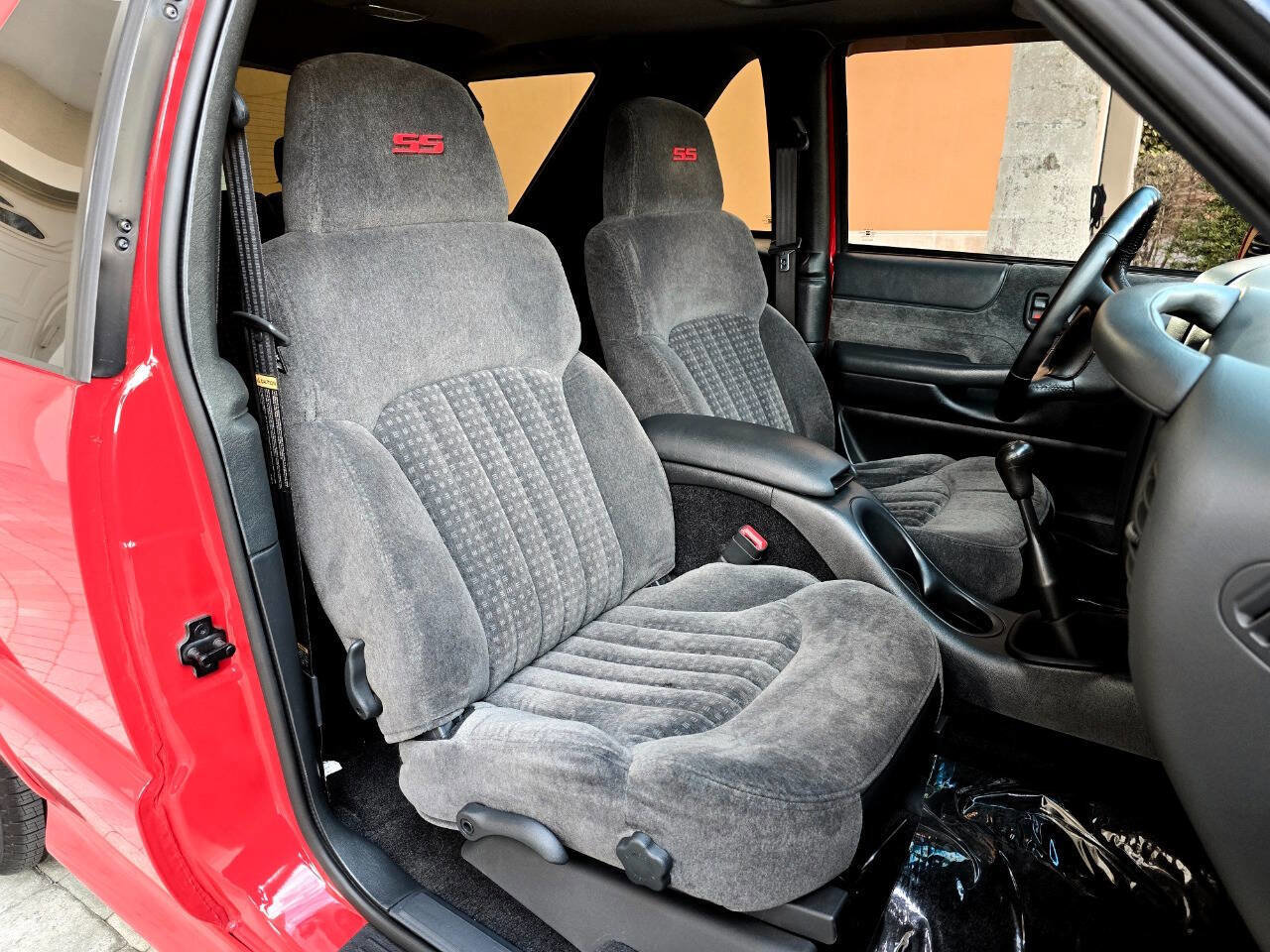 Used 2001 Chevrolet Blazer Xtreme w/ Preferred Equipment Group image 90