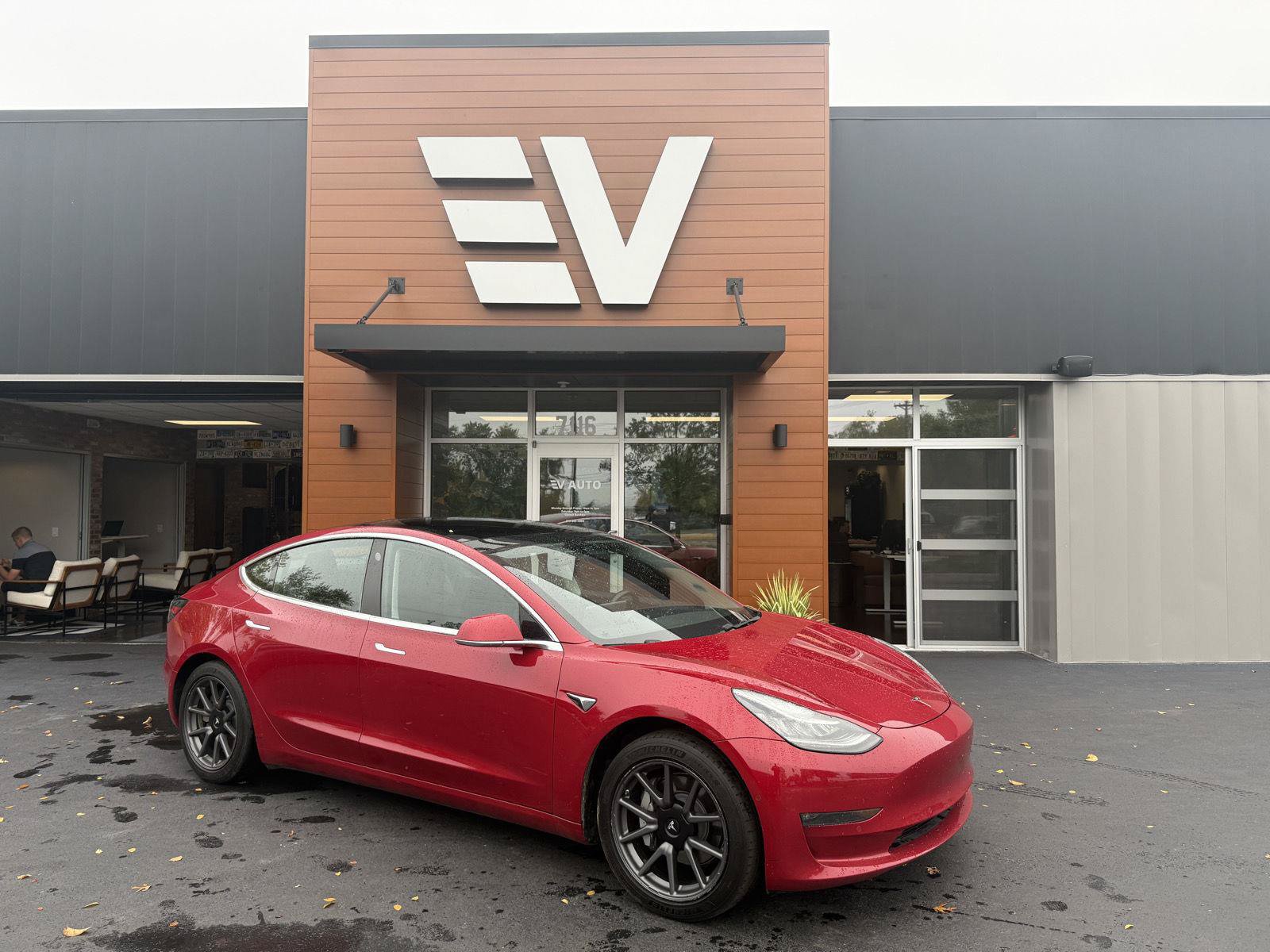 Used 2018 Tesla Model 3 Long Range RWD image 1