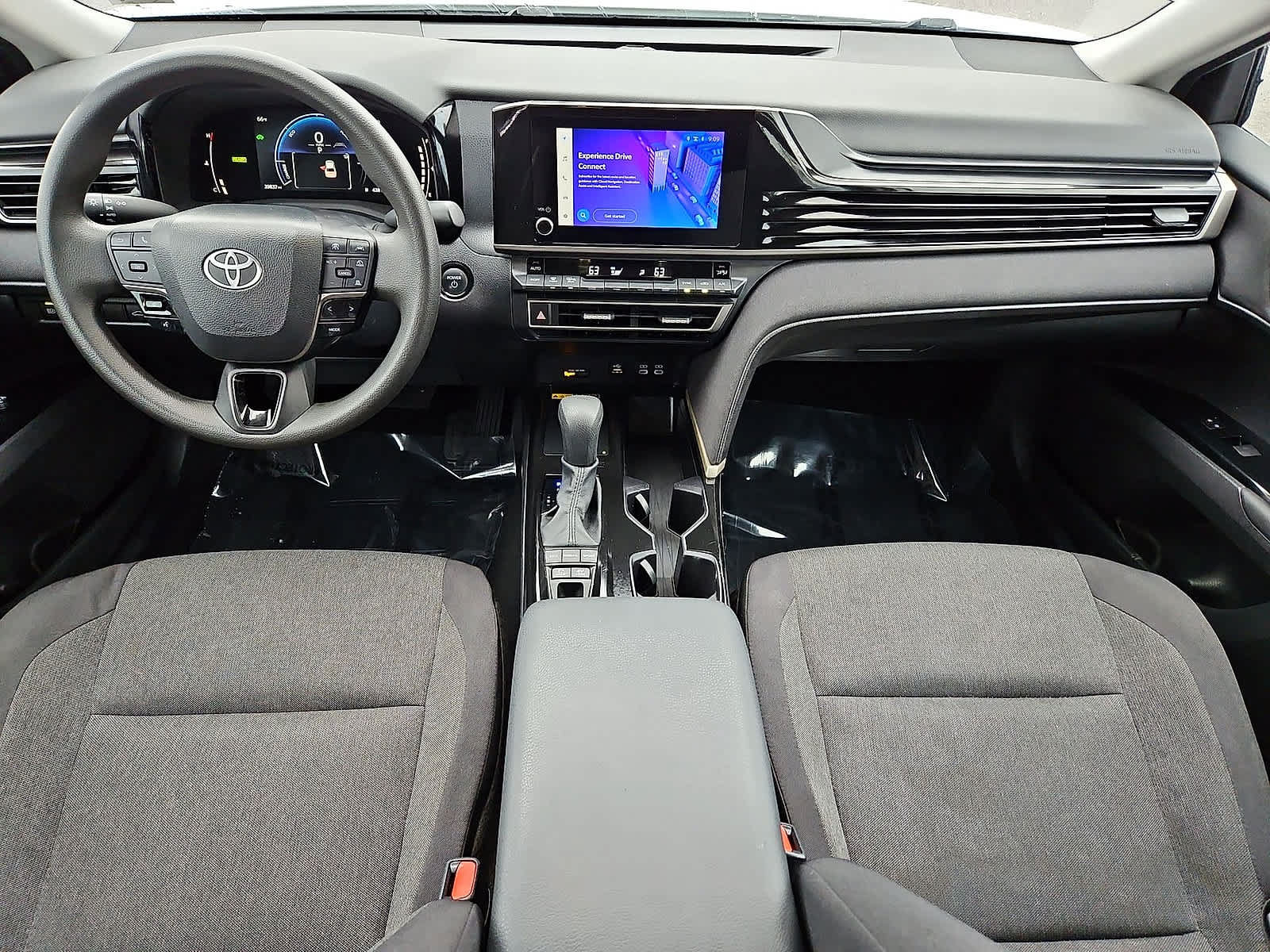 Used 2025 Toyota Camry LE FWD image 25