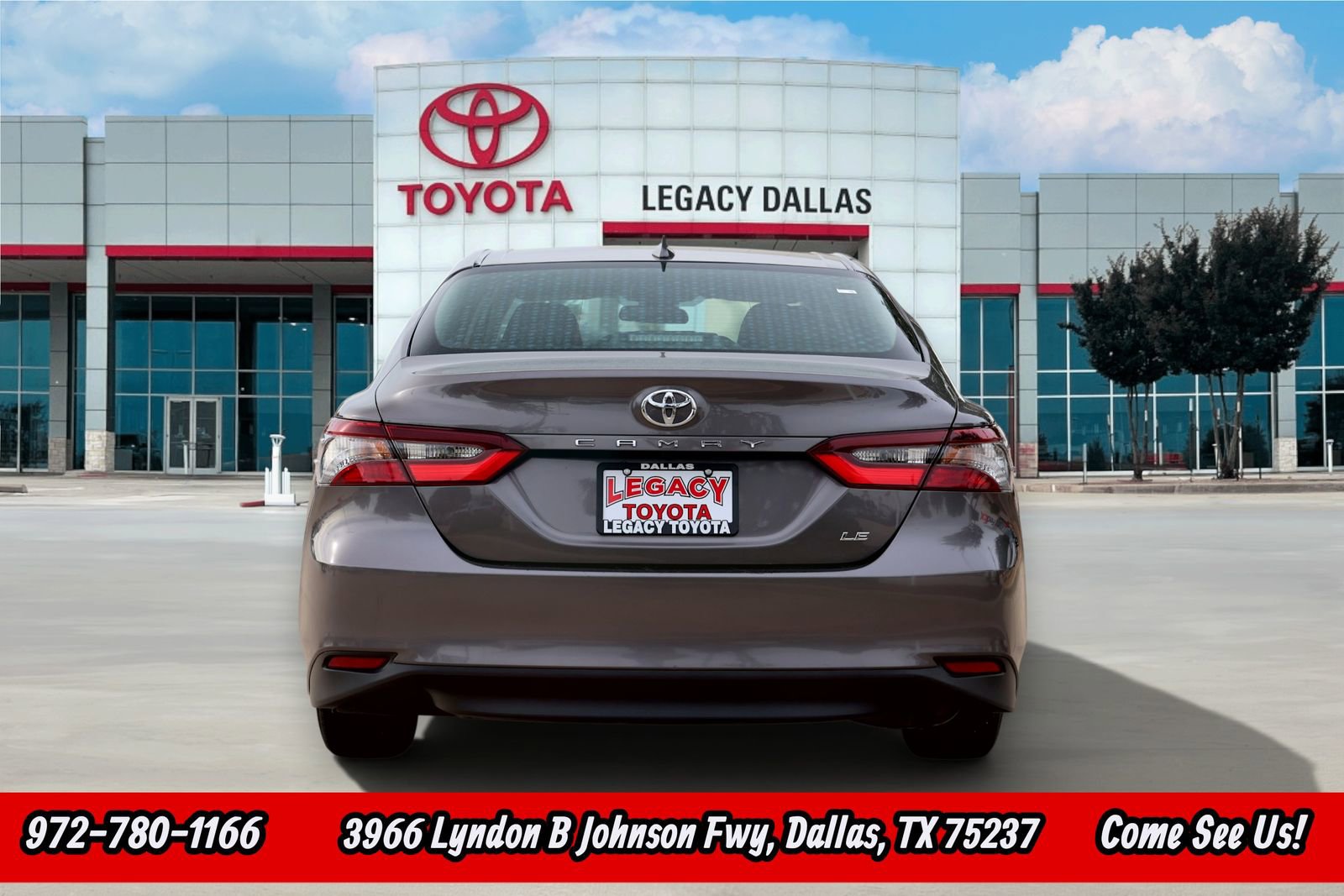 Used 2024 Toyota Camry LE FWD image 8