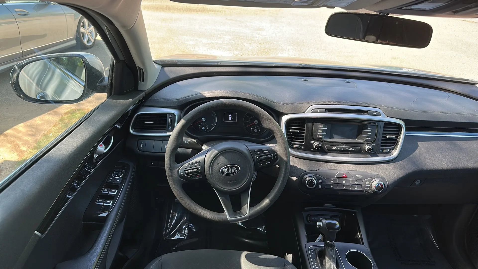 Used 2016 Kia Sorento LX image 25