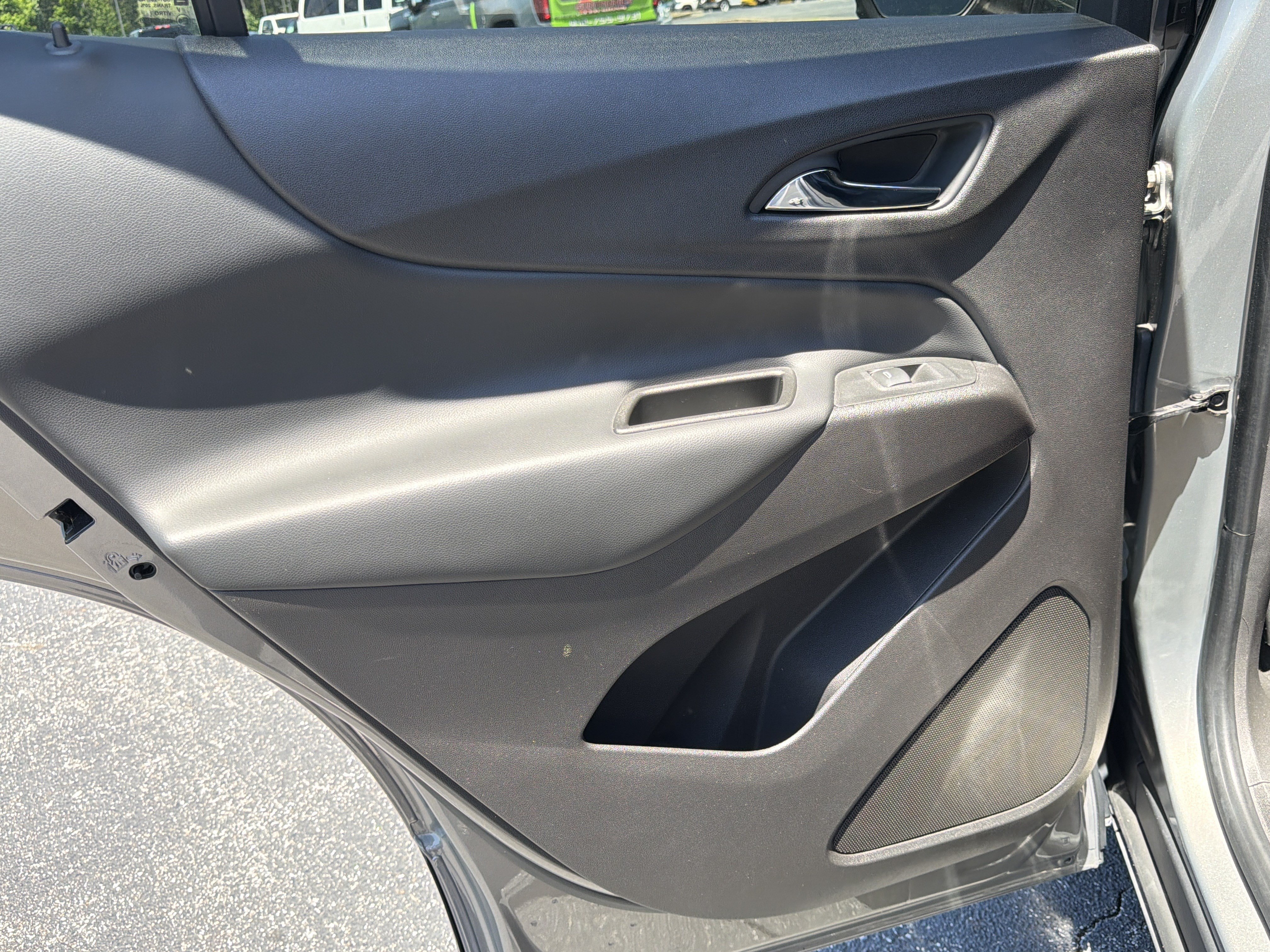 Used 2018 Chevrolet Equinox LT FWD image 22