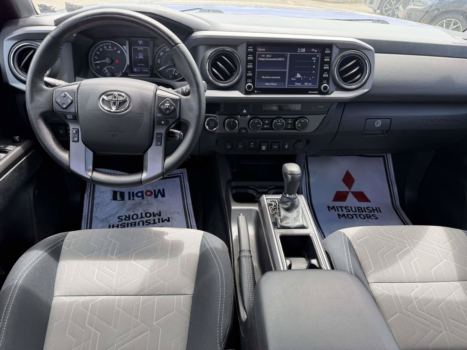 Used 2022 Toyota Tacoma TRD Off-Road w/ Technology Package AWD/4WD image 19