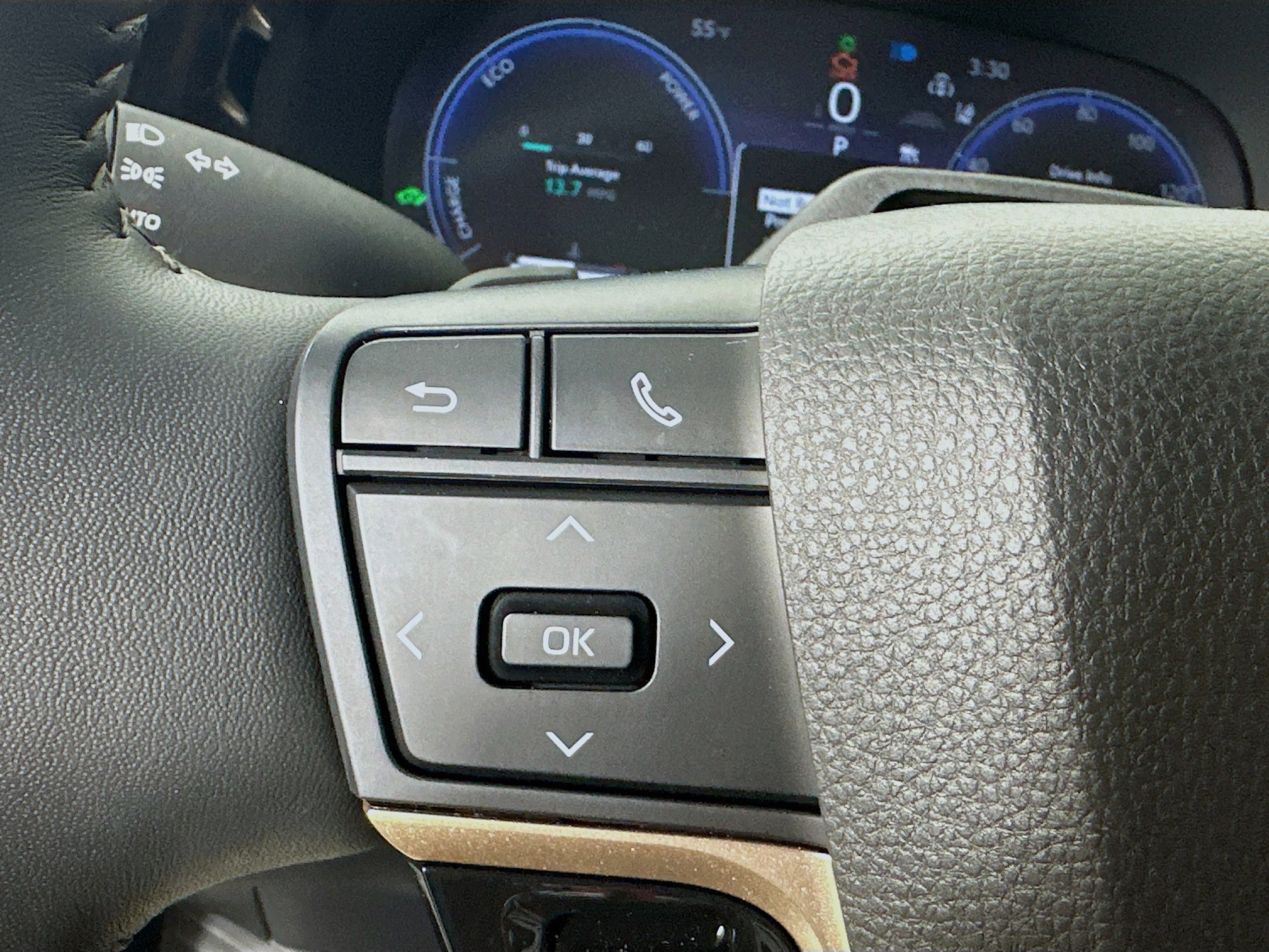 Used 2025 Toyota Crown Signia w/ Advanced Technology Package image 13