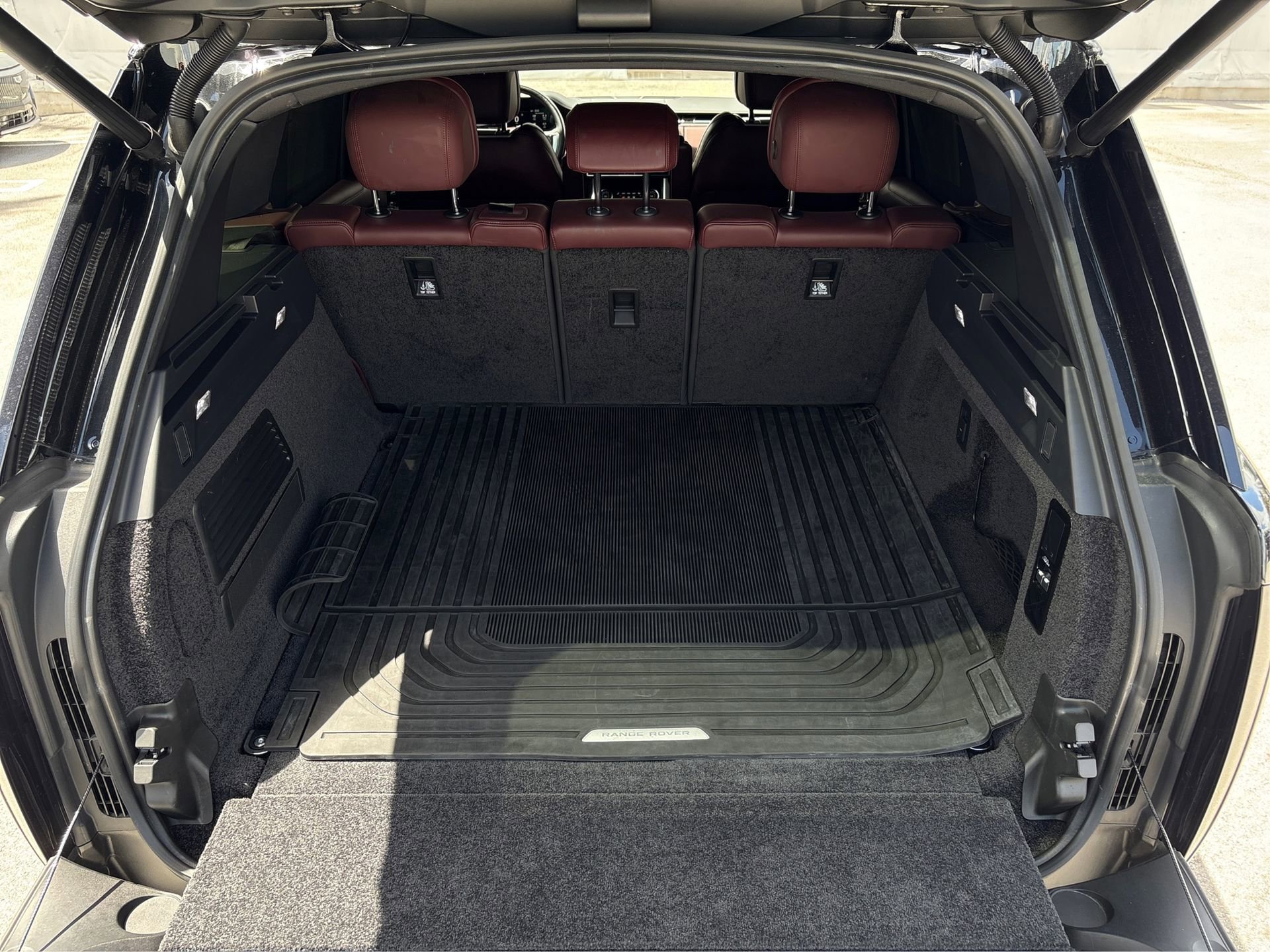 Used 2023 Land Rover Range Rover SE image 11
