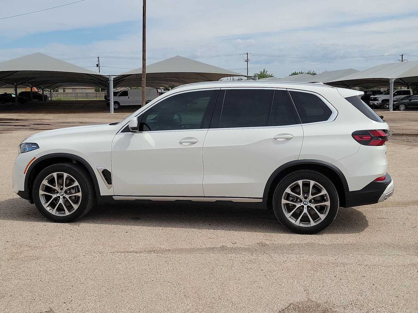 Used 2025 BMW X5 sDrive40i w/ Premium Package RWD image 5