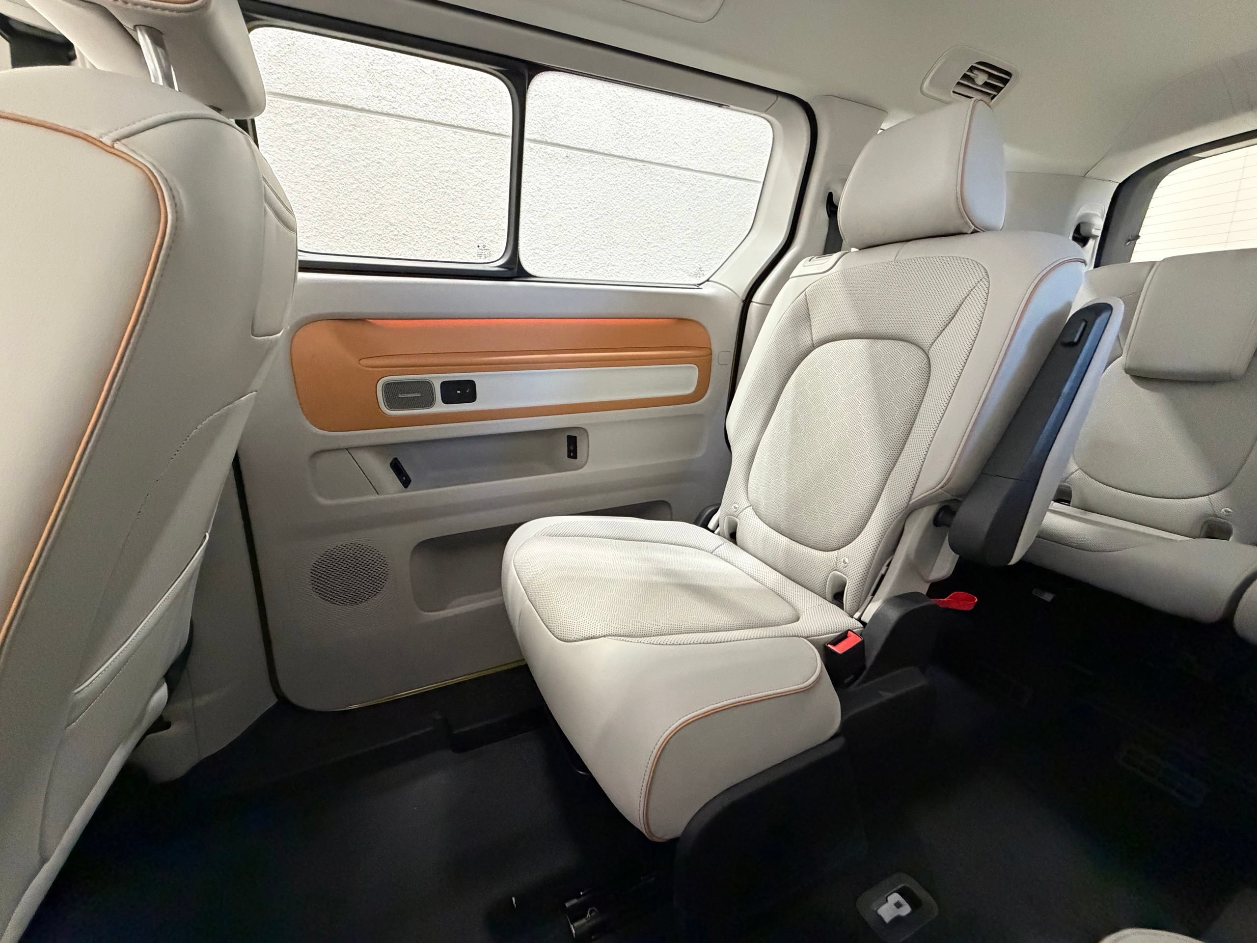 New 2025 Volkswagen ID. Buzz Pro S Plus AWD/4WD image 36