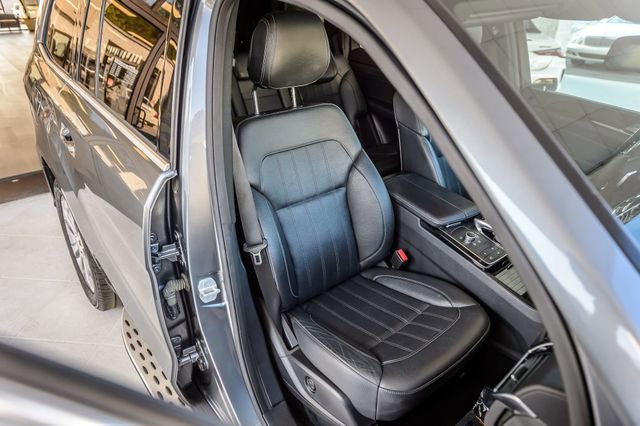Used 2017 Mercedes-Benz GLS 450 4MATIC image 49