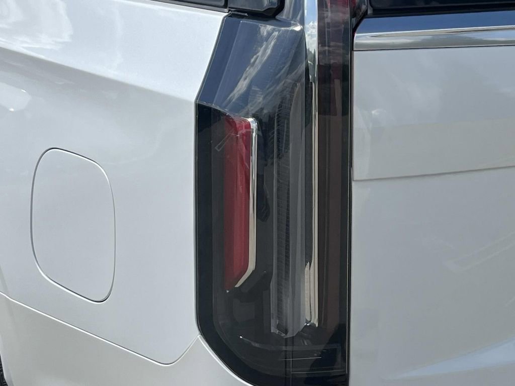 Certified 2024 Cadillac Escalade Premium Luxury w/ Performance Package image 10