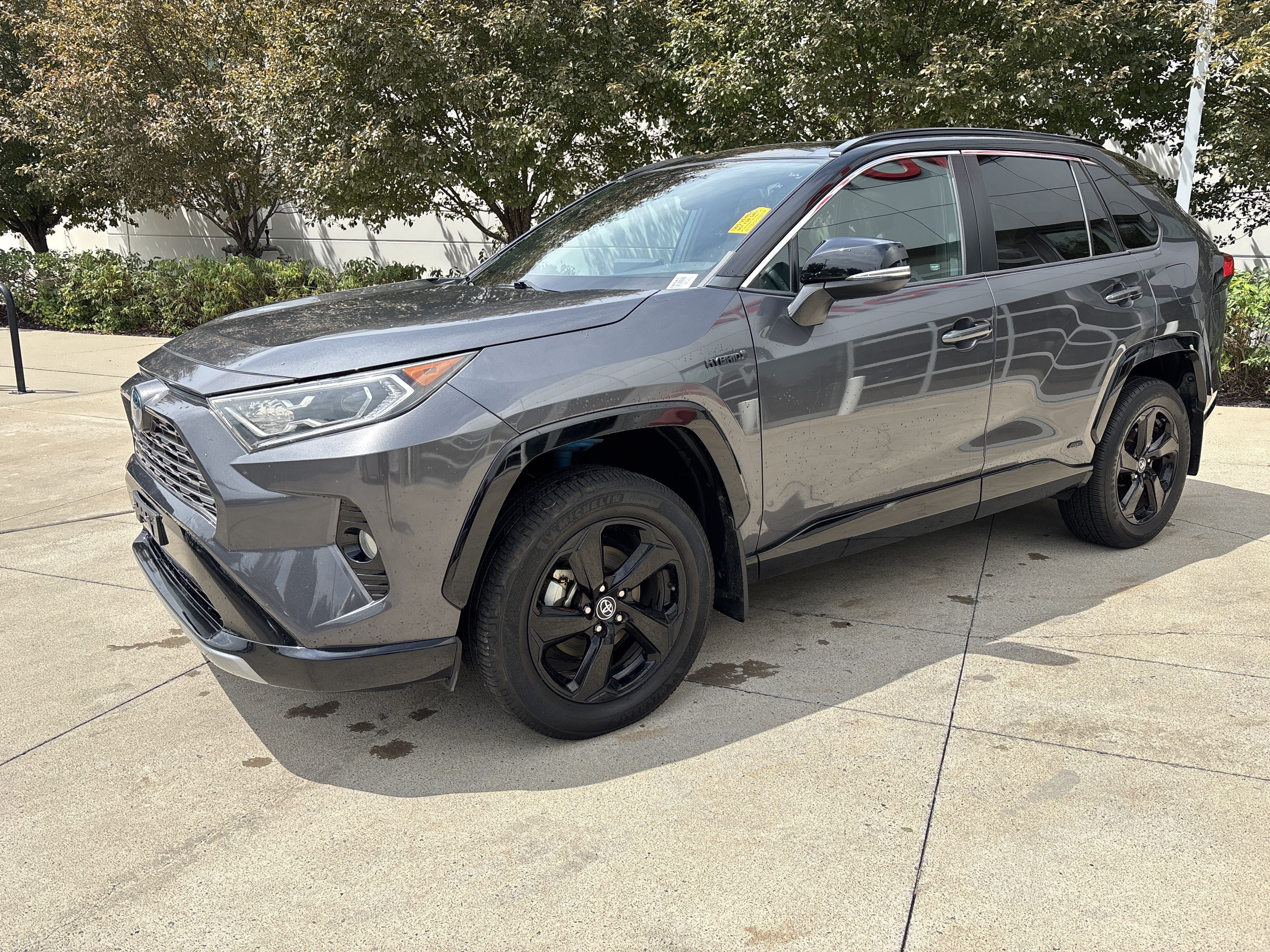 Used 2020 Toyota RAV4 XSE w/ XSE Grade Weather Package AWD/4WD image 3