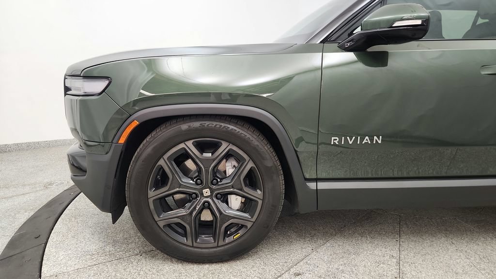 Used 2025 Rivian R1S Adventure Dual AWD/4WD image 15