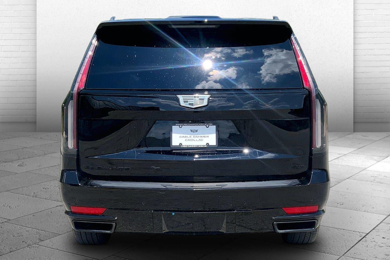 Certified 2024 Cadillac Escalade Sport Platinum w/ LPO, ONYX Package AWD/4WD image 3
