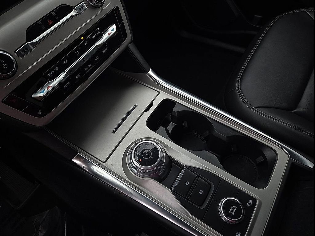 Used 2023 Ford Explorer XLT w/ Equipment Group 202A image 20