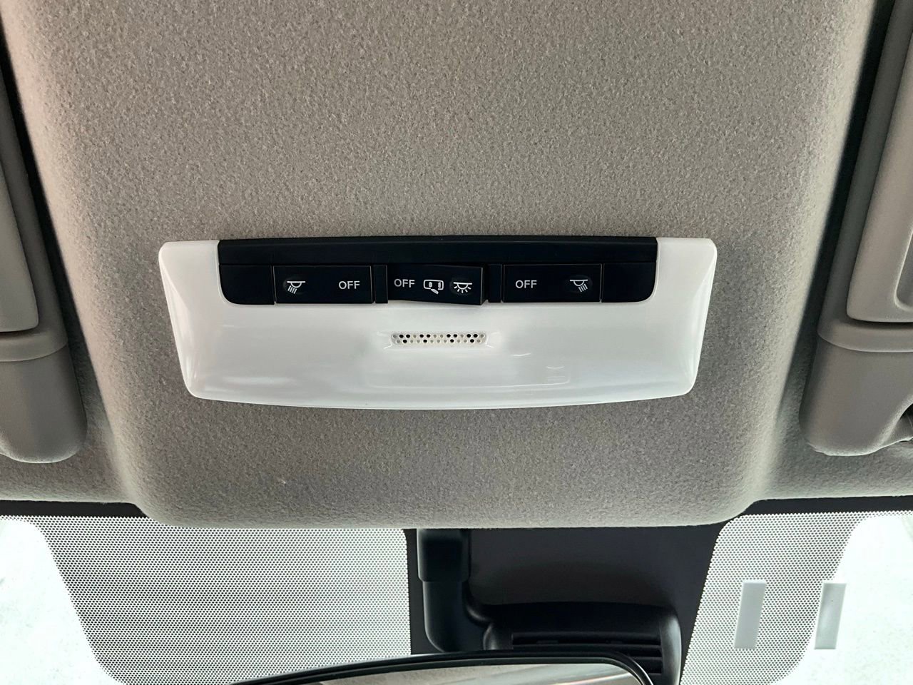 Used 2025 Nissan Versa SV image 16