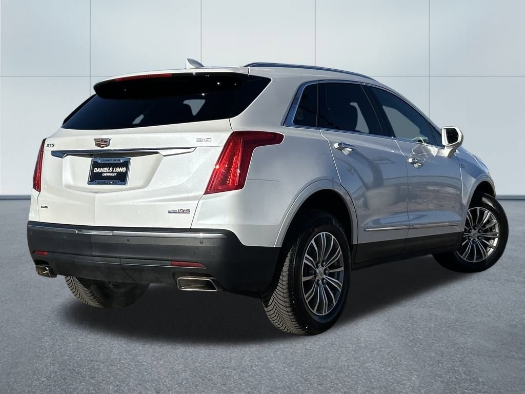 Used 2019 Cadillac XT5 Luxury image 2