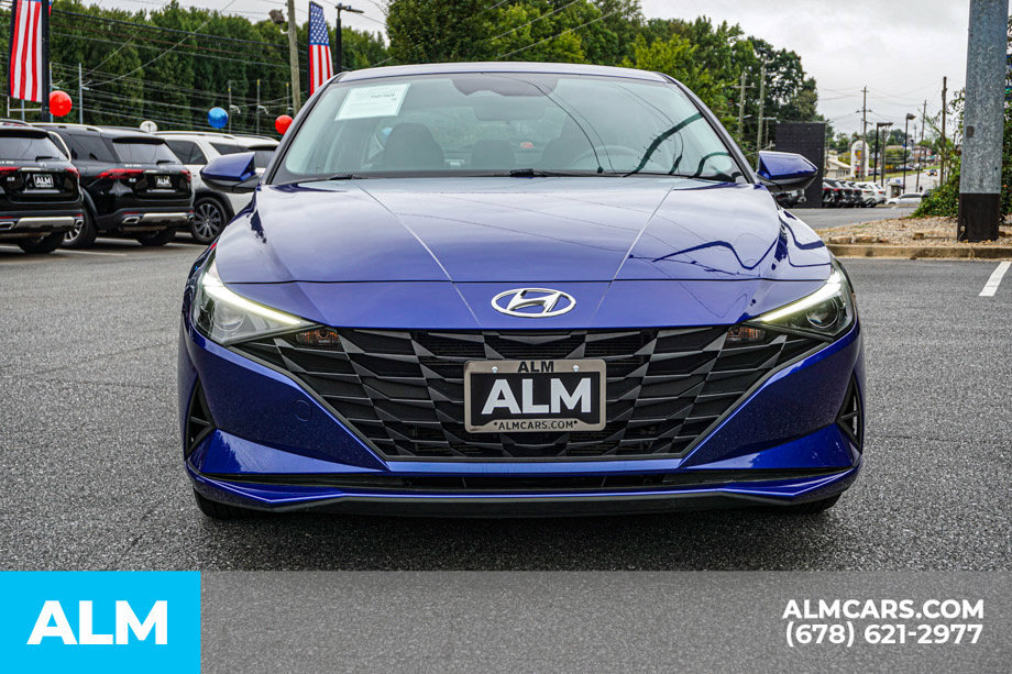 Used 2023 Hyundai Elantra Blue w/ Preferred Accessory Package FWD image 9