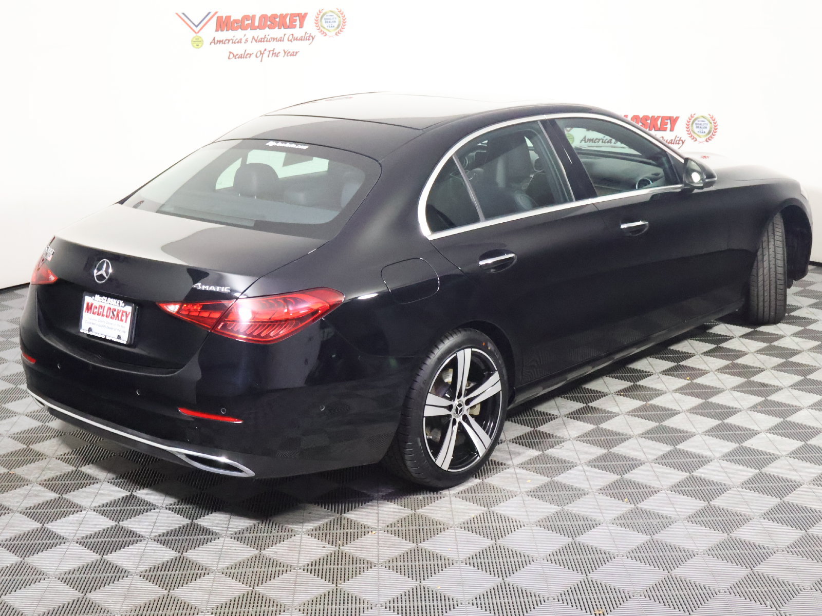 Used 2025 Mercedes-Benz C 300 4MATIC Sedan image 4