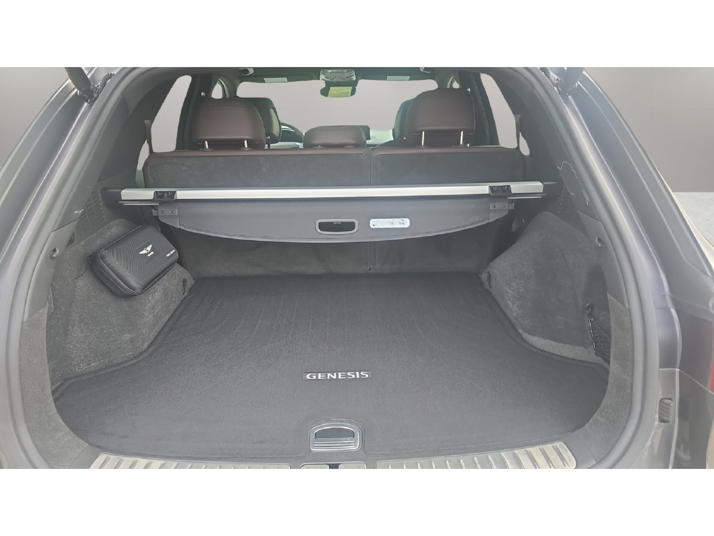 Used 2024 Volvo XC60 B5 Plus w/ Protection Package Premier AWD/4WD image 9