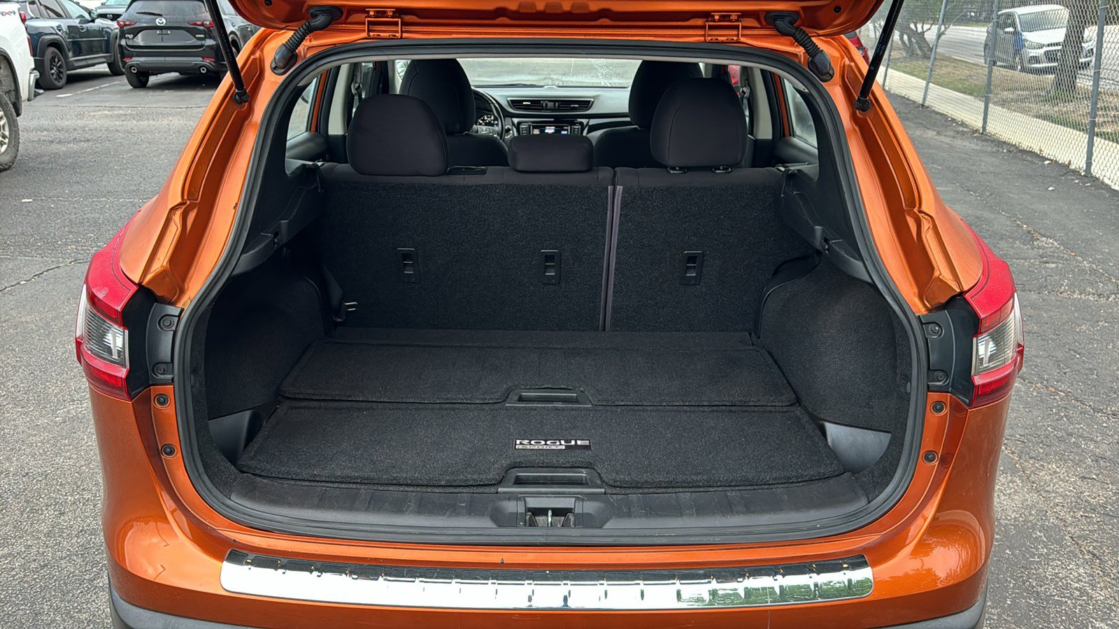 Used 2022 Nissan Rogue Sport SV image 19