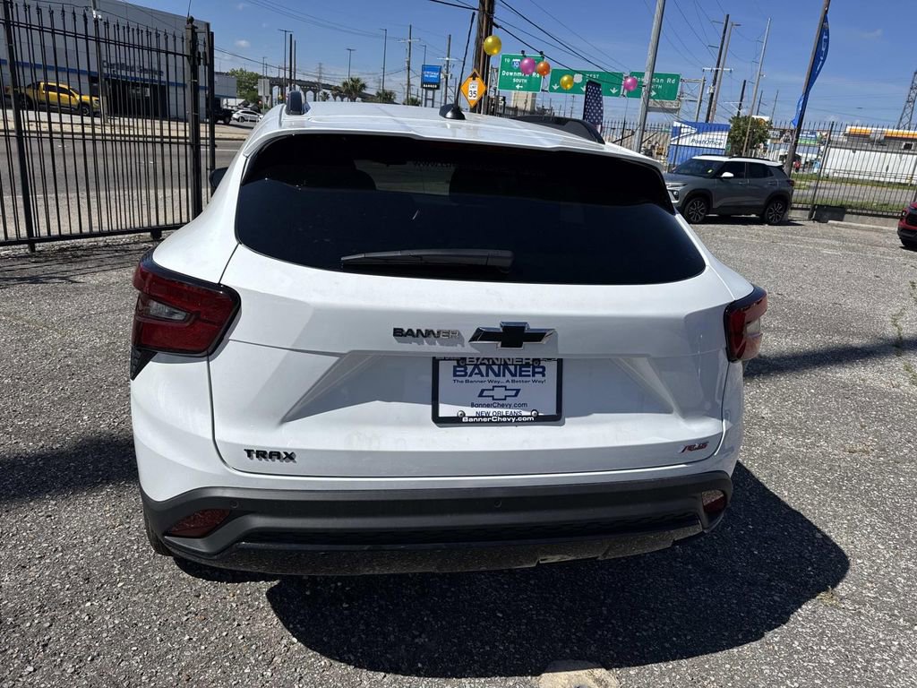 New 2026 Chevrolet Trax RS w/ Sunroof Package image 6