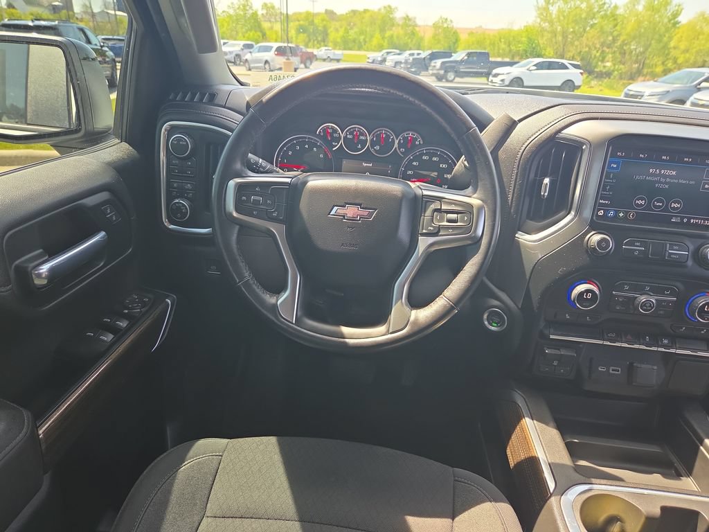 Certified 2021 Chevrolet Silverado 1500 RST w/ Rally Edition AWD/4WD image 12