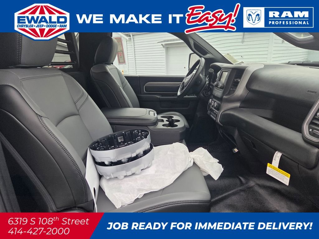 New 2024 RAM 5500 Tradesman AWD/4WD image 9