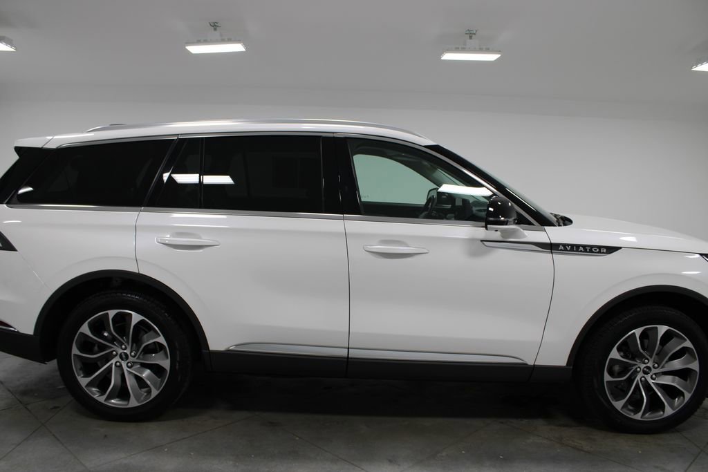 Used 2025 Lincoln Aviator Reserve w/ Illumination Package AWD/4WD image 11