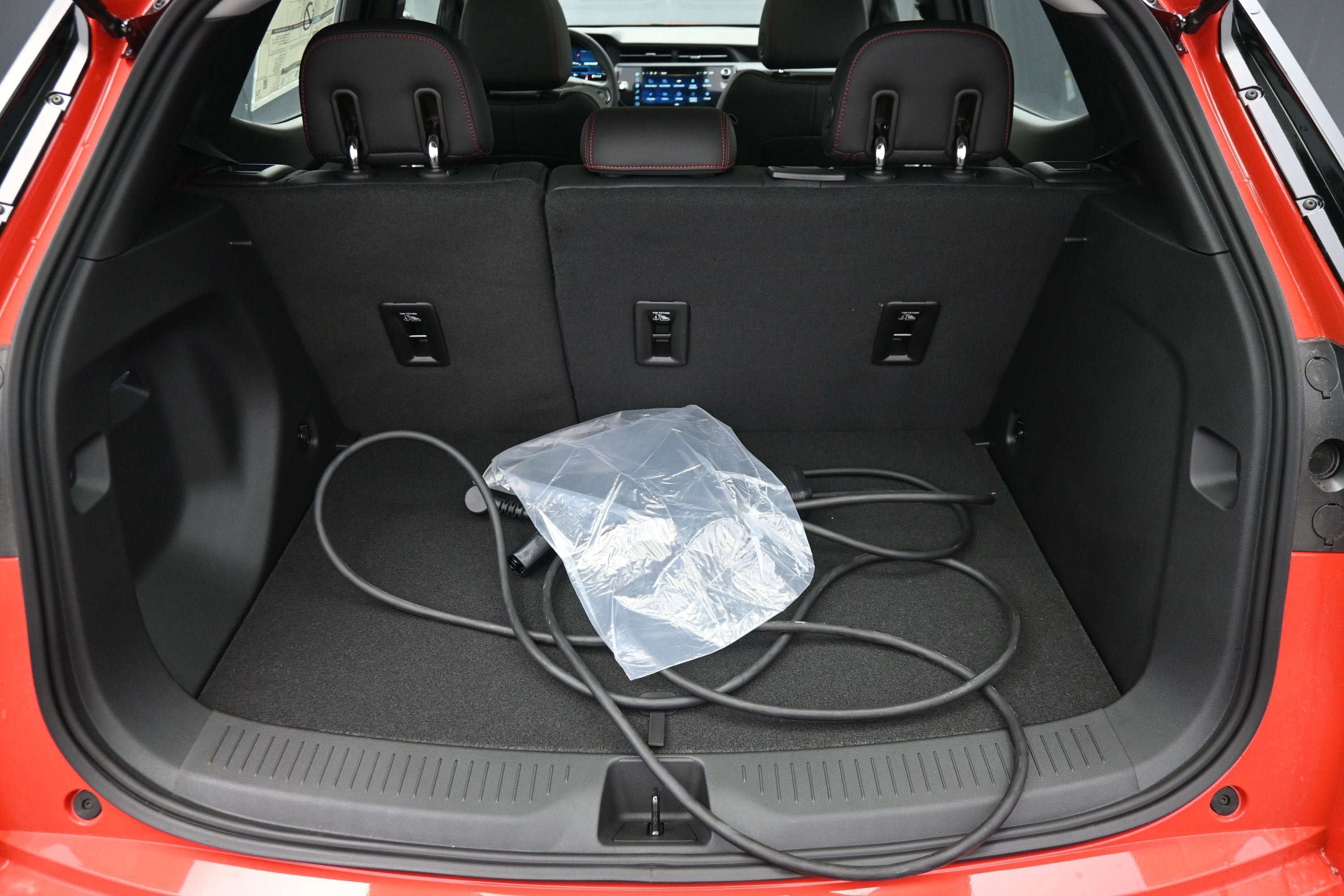 New 2027 Chevrolet Bolt RS w/ Technology Package FWD image 28