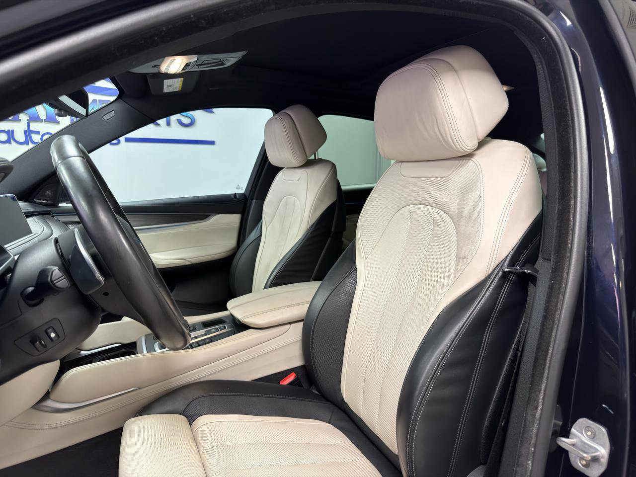 Used 2018 BMW X6 w/ Sports Activity Package image 11