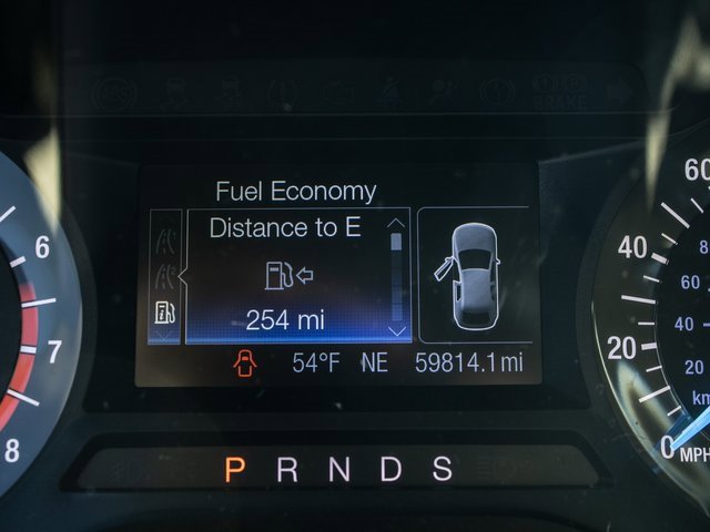 Used 2018 Ford Edge SE image 12