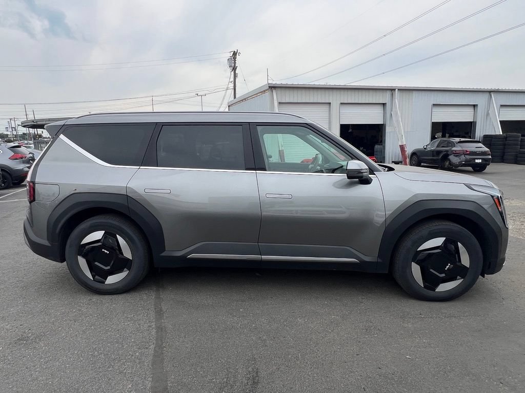 Used 2024 Kia EV9 Wind AWD/4WD image 8