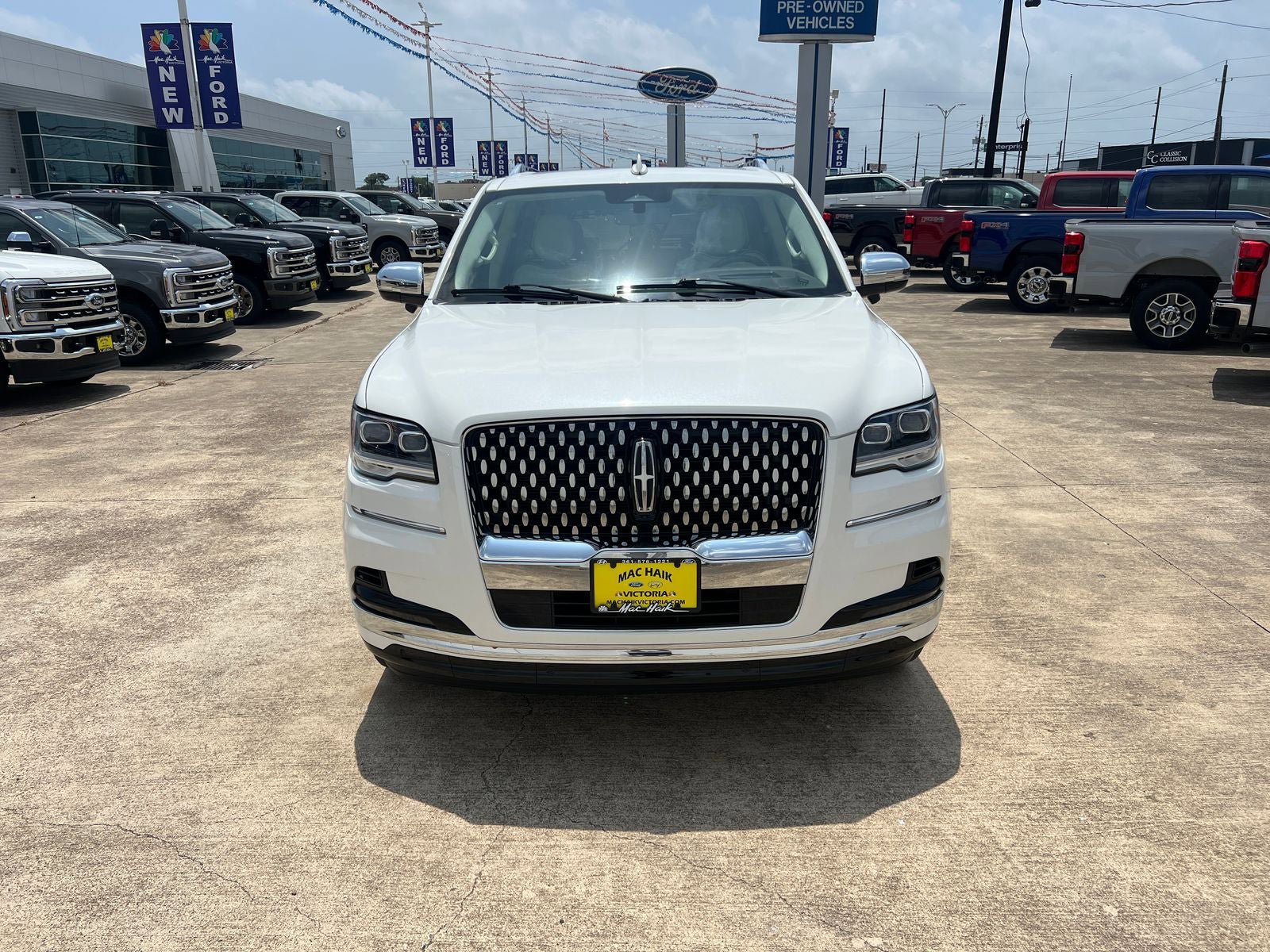 Used 2024 Lincoln Navigator Black Label AWD/4WD image 8