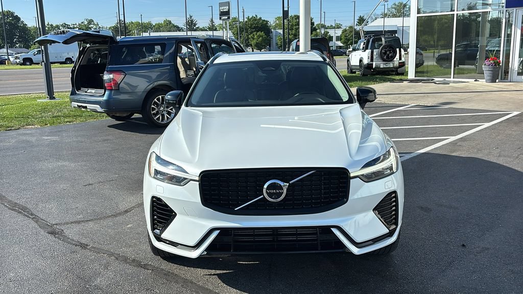 Used 2023 Volvo XC60 T8 Plus w/ Climate Package AWD/4WD image 5