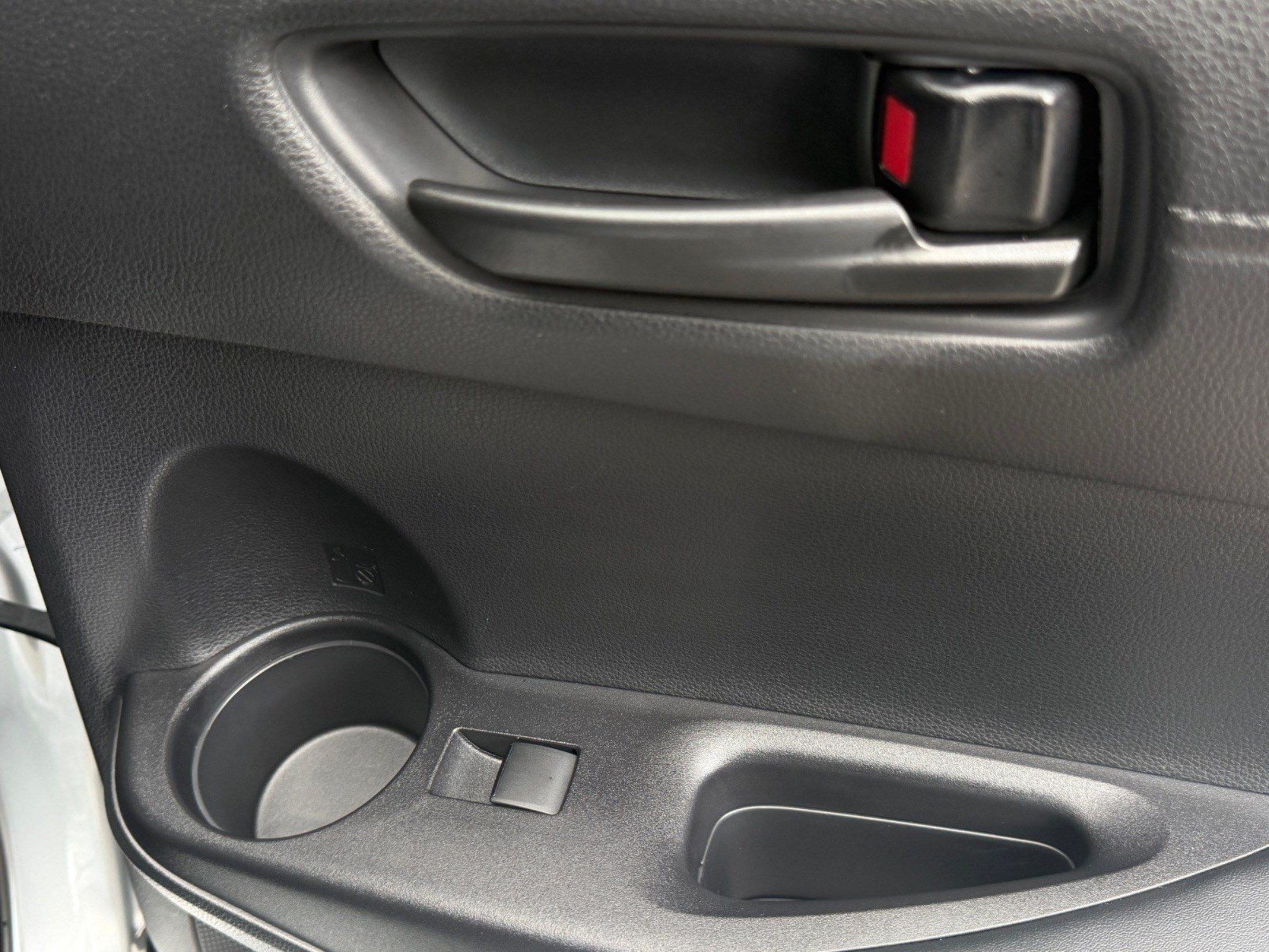 Used 2025 Toyota Corolla Cross LE FWD image 36