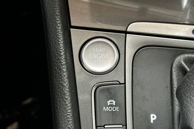 Used 2016 Volkswagen e-Golf SEL Premium w/ Driver Assistance Package image 26