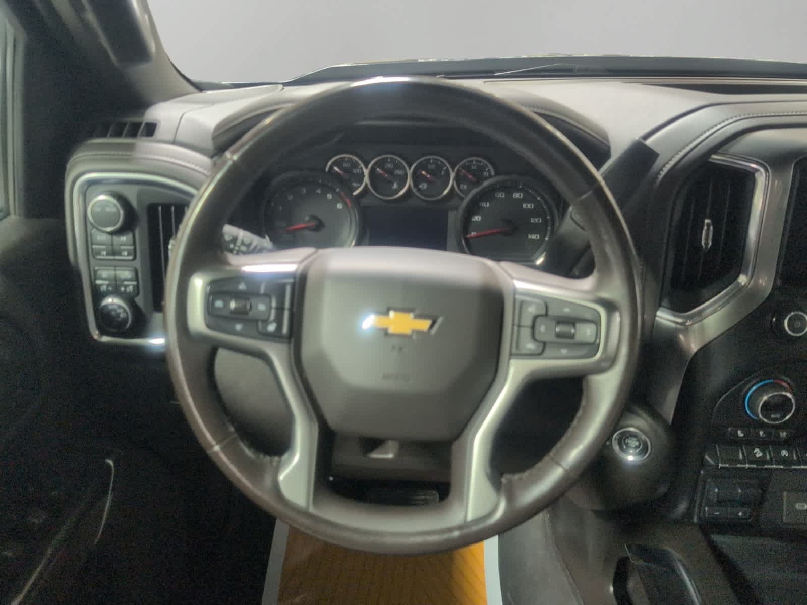 Used 2020 Chevrolet Silverado 1500 LTZ AWD/4WD image 12