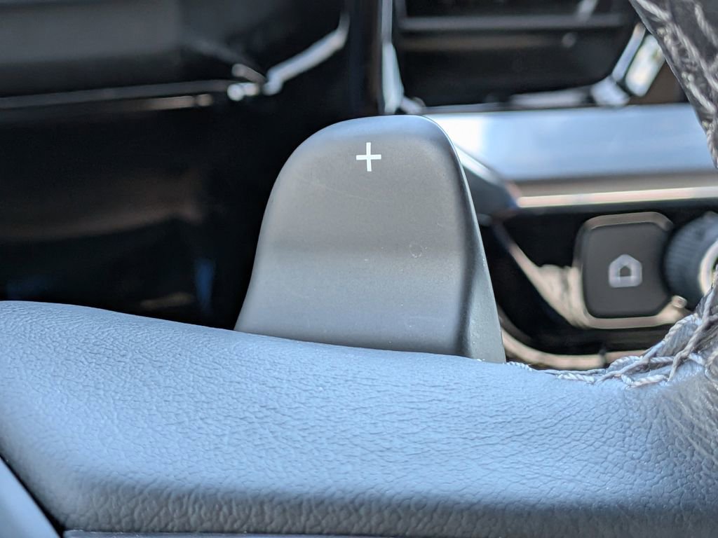 Used 2025 Chevrolet Silverado 1500 High Country w/ Technology Package image 32