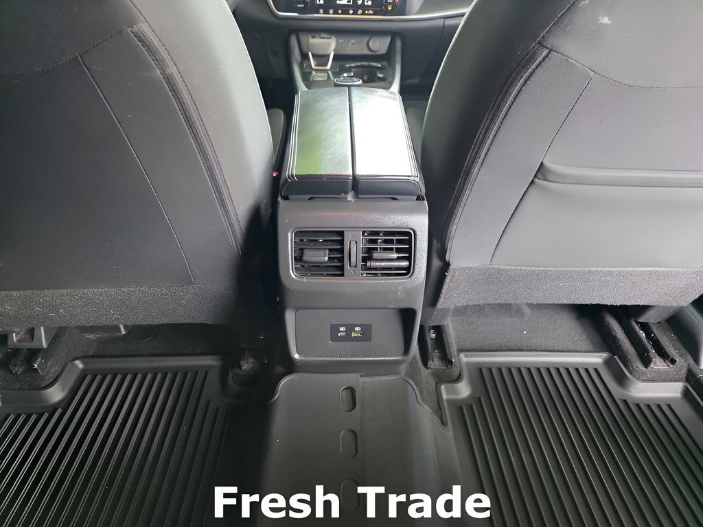 Used 2023 Nissan Rogue SV AWD/4WD image 9