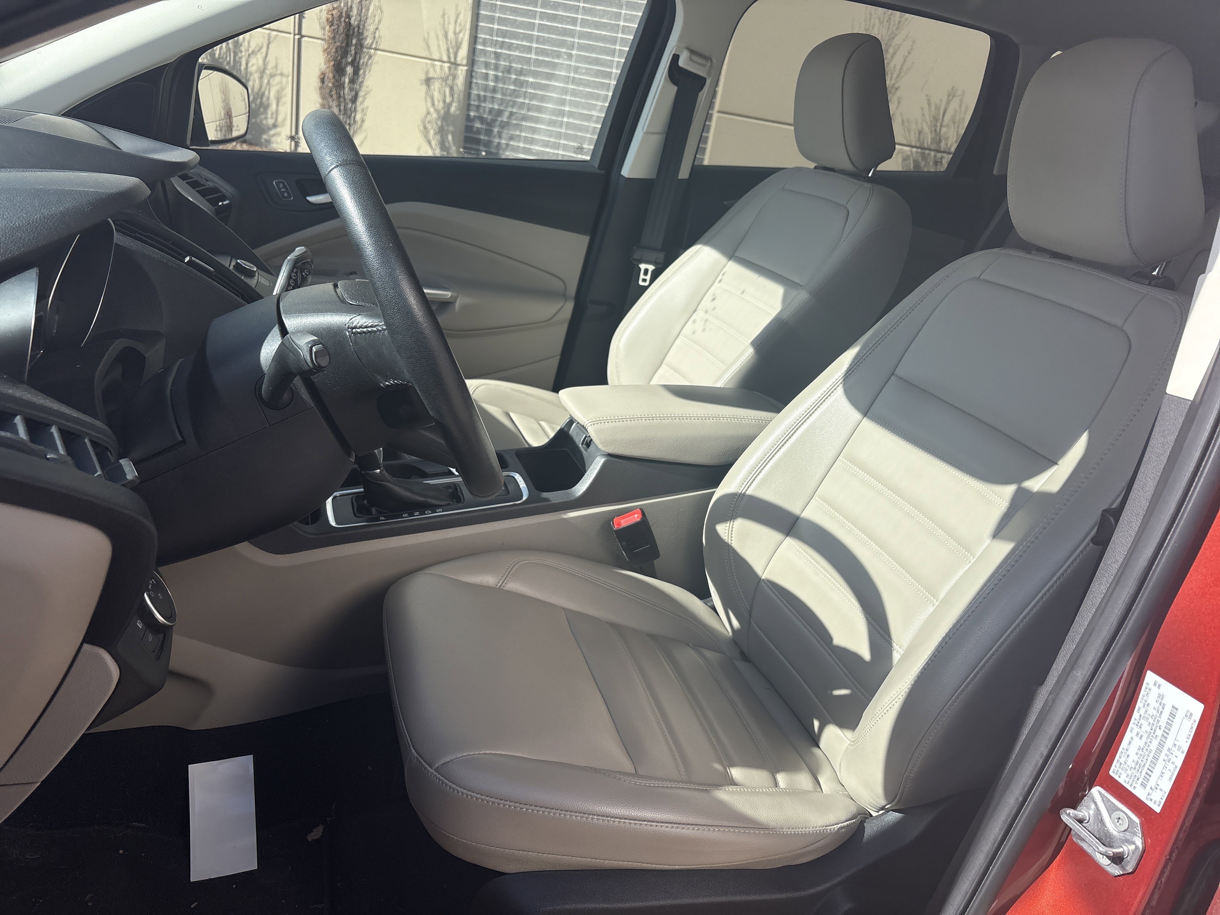 Used 2019 Ford Escape SEL image 15