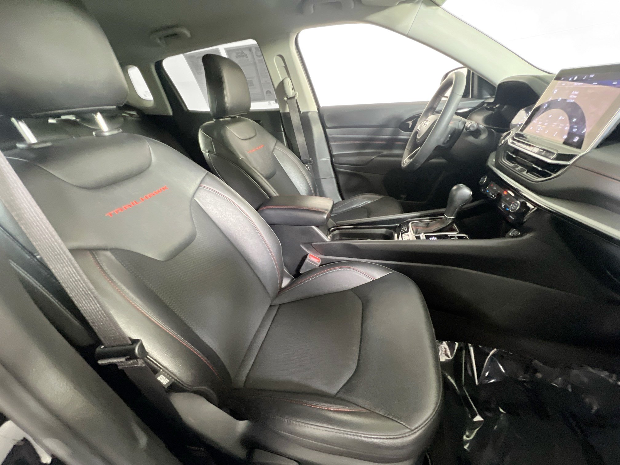 Used 2022 Jeep Compass Trailhawk AWD/4WD image 25